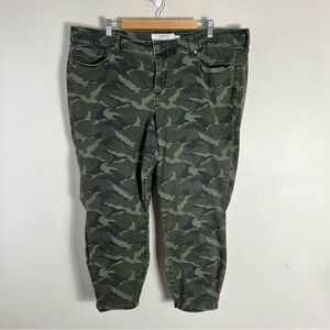 Torrid Stretch Skinny Crop Green Camouflage Pants Jeans Size 24 Plus Size